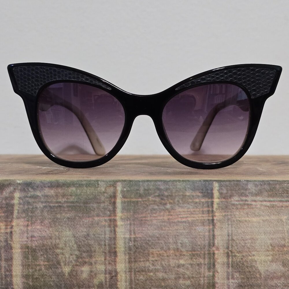 Equipment Audrey Cat-eye Sunglasses-  EQ-07-Audrey-002. Black. Case incl.